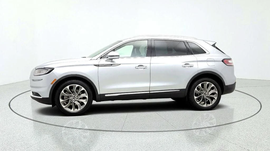 Used 2023 Silver Radiance Metallic Clearcoat Lincoln Reserve AWD w/ 20
