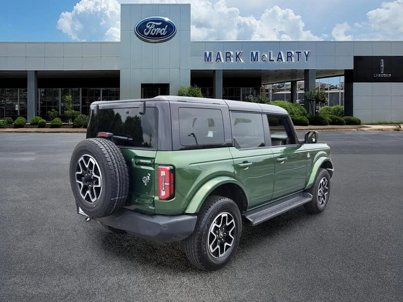 Used 2025 Green Metallic FORD OUTER BANKS 4 DOOR 4X4 image 5