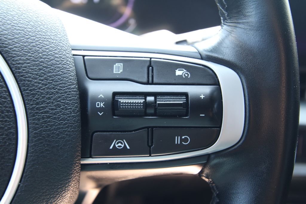 Used 2024 White Kia EX image 20
