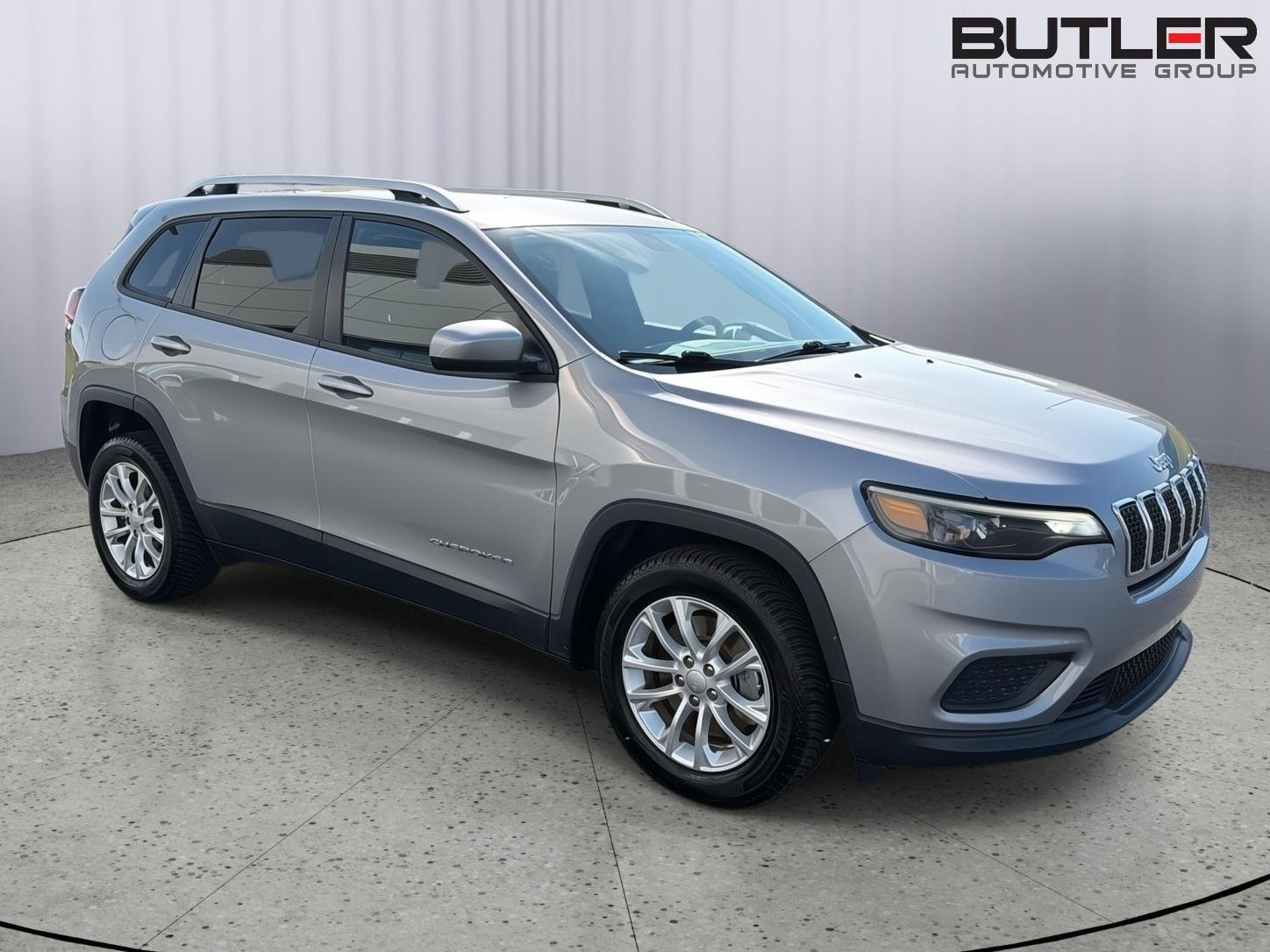 Used 2020 Billet Silver Metallic Clearcoat Jeep Latitude image 8