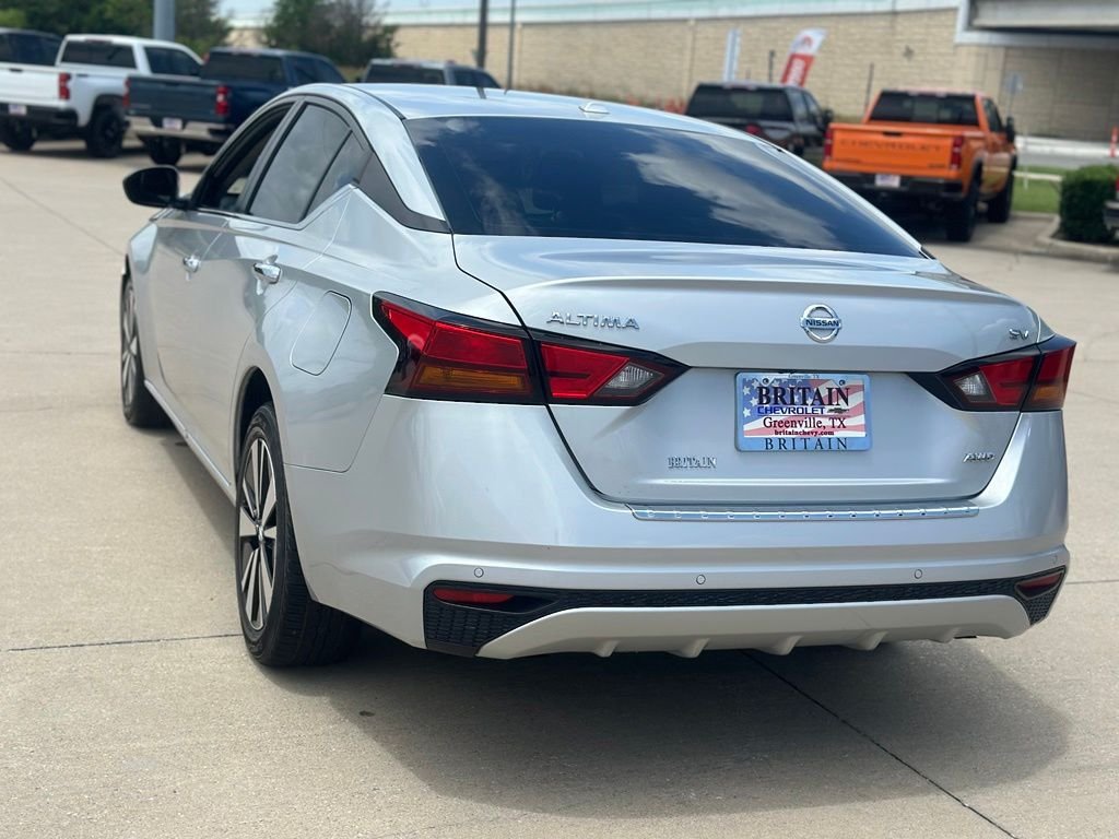 Used 2022 Silver Nissan 2.5 SV image 4