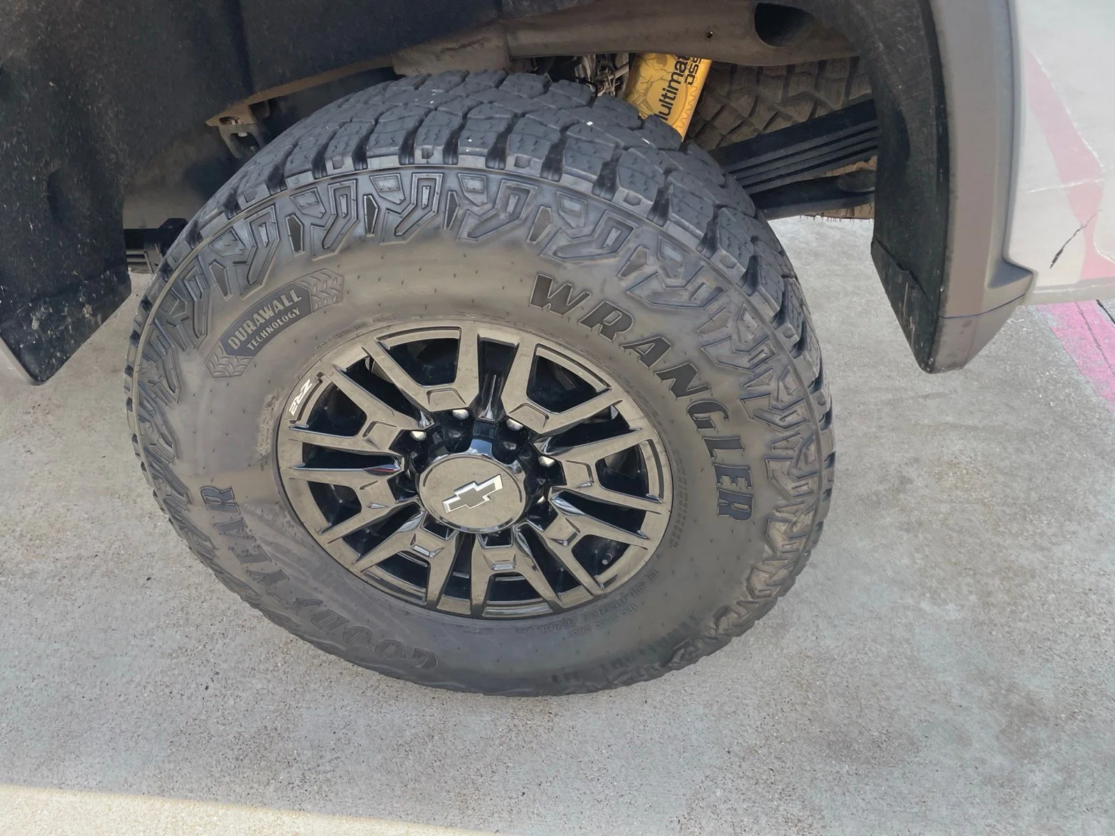 Used 2024 Gray Chevrolet ZR2 image 18