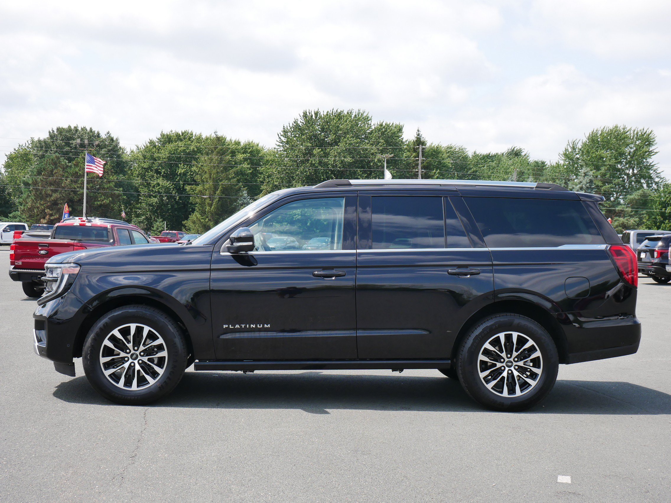 Used 2025 Ford Expedition Platinum with VIN 1FMJU1M86SEA35738 for sale in Northfield, Minnesota