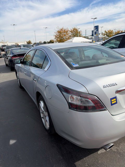 Used 2014 Silver Nissan 3.5 S image 16
