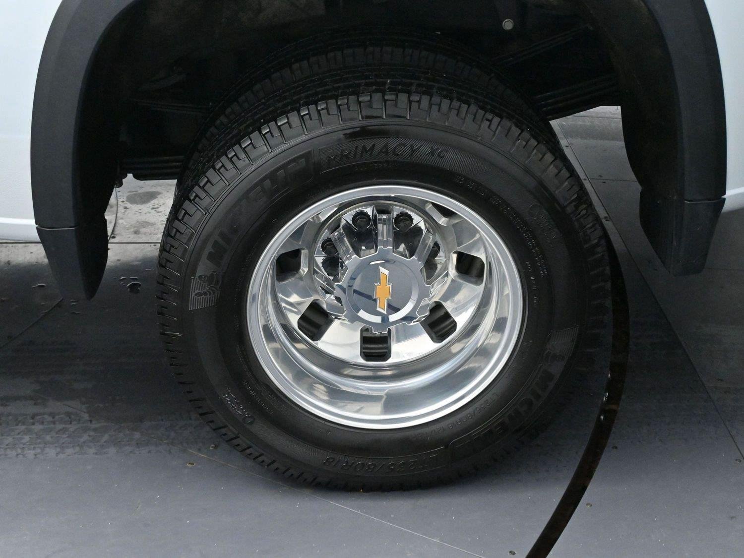 Used 2026 Polar White Tricoat Chevrolet High Country DRW image 36