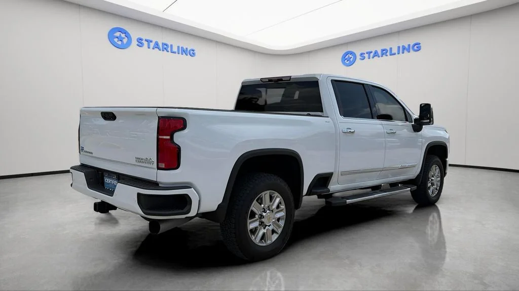 Used 2024 Summit White Chevrolet High Country image 10