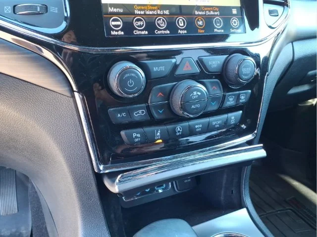 Used 2021 White Jeep Laredo X image 23