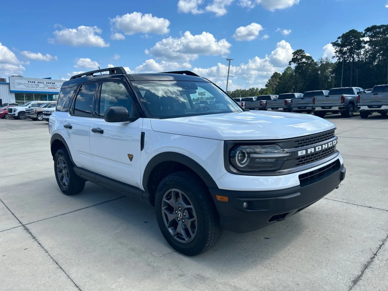 Used 2024 White Ford Badlands image 2