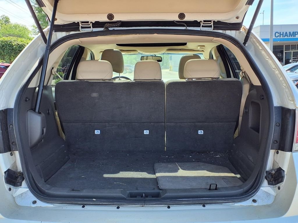 Used 2009 White Lincoln Base image 8