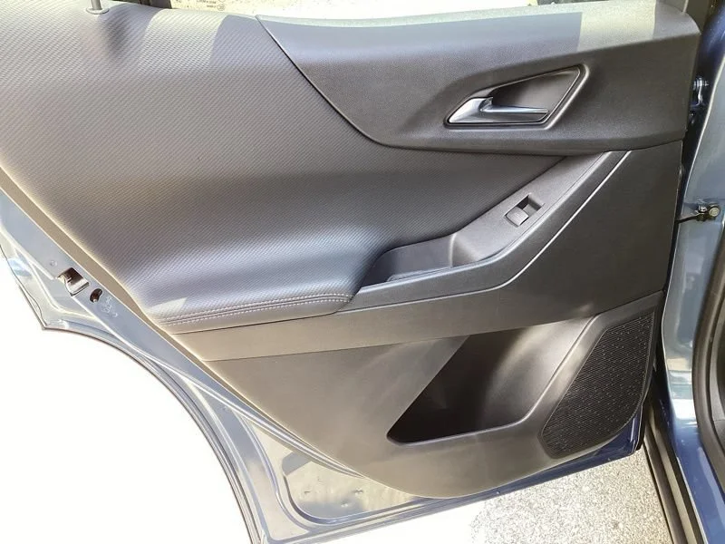 New 2027 Lakeshore Blue Metallic Chevrolet LT image 16
