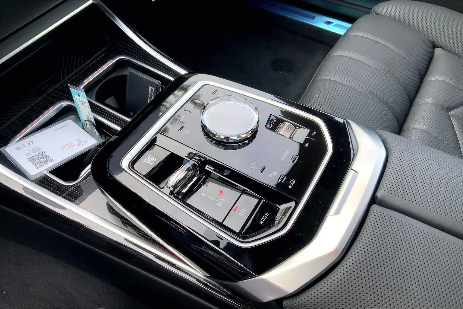 2026 BMW 7 Series 750e - Photo 7