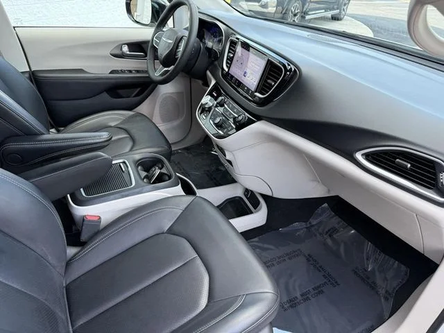 Used 2024 White Chrysler Touring L image 36