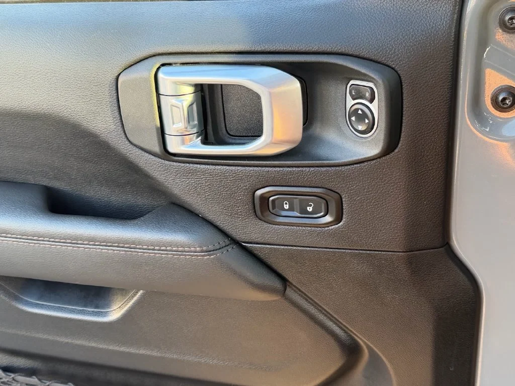 Used 2021 Gray Jeep Unlimited Rubicon 392 image 24