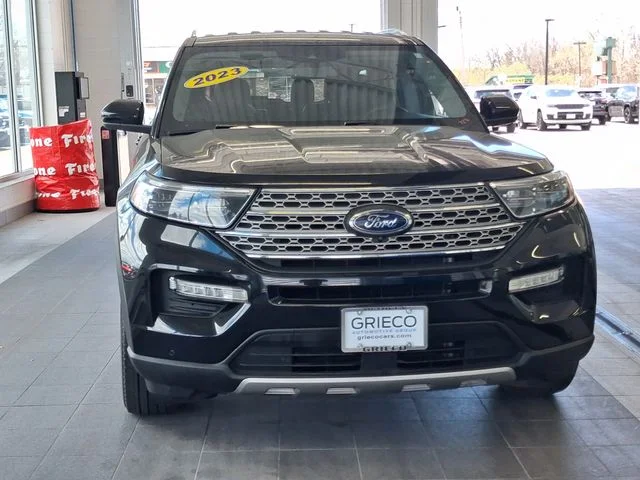 Used 2023 Black Metallic Ford Limited image 3