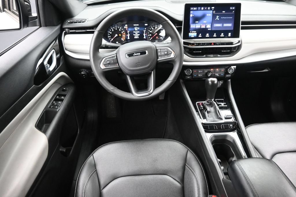 Used 2025 White Jeep Limited image 14