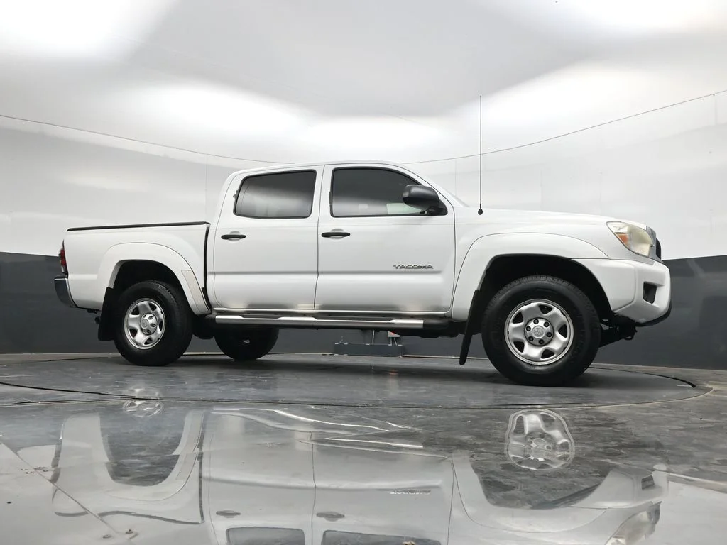 Used 2015 White Toyota PreRunner image 33