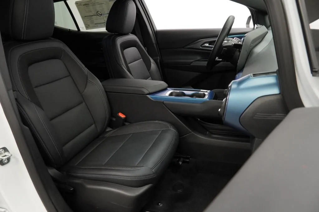New 2026 Summit White Chevrolet LT image 28