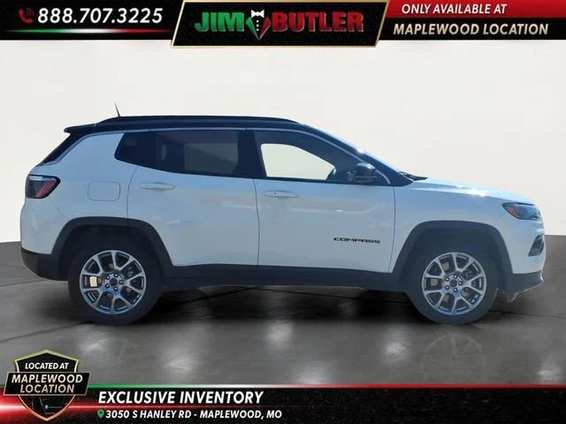 Used 2025  Jeep Limited image 5