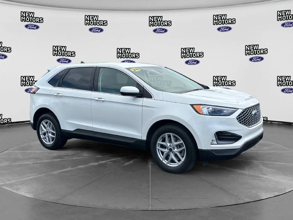 Used 2024 White Metallic Ford SEL image 8
