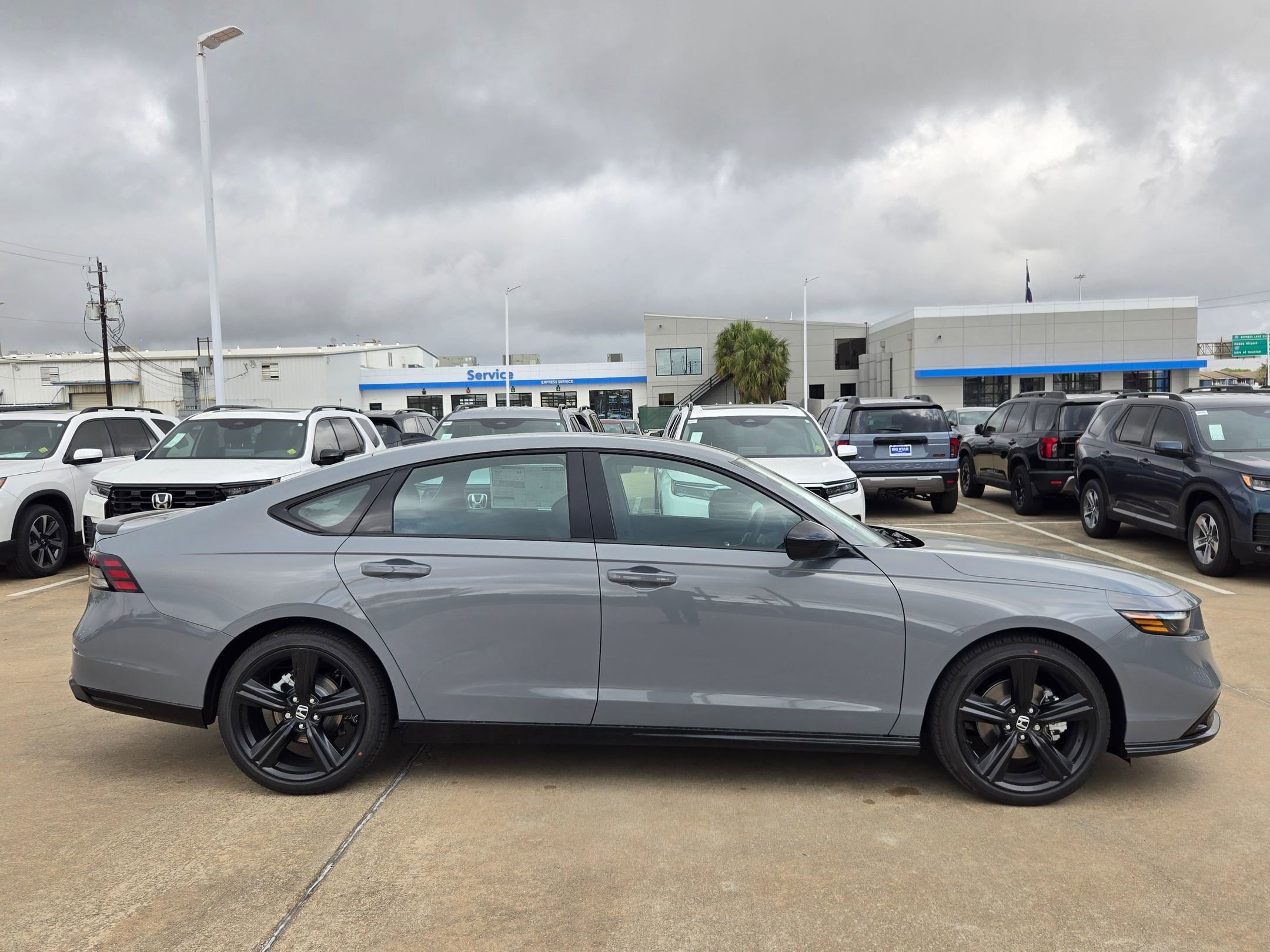 New 2026 Urban Gray Pearl Honda Sport-L image 3