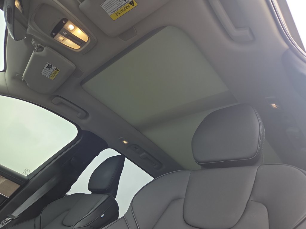 Used 2025  Volvo Plus image 22