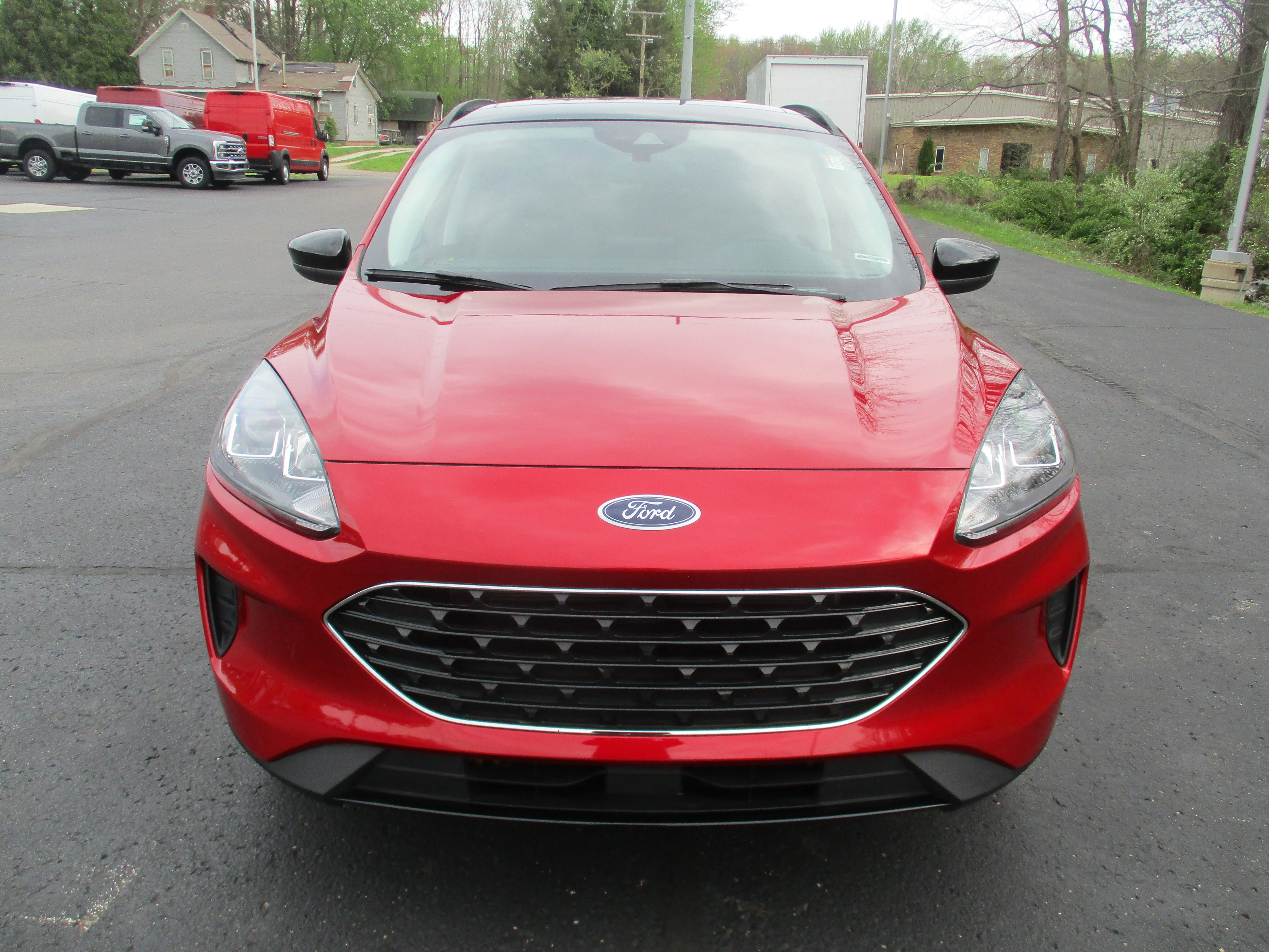 Used 2022 Rapid Red Metallic Tinted Clearcoat Ford SE image 5