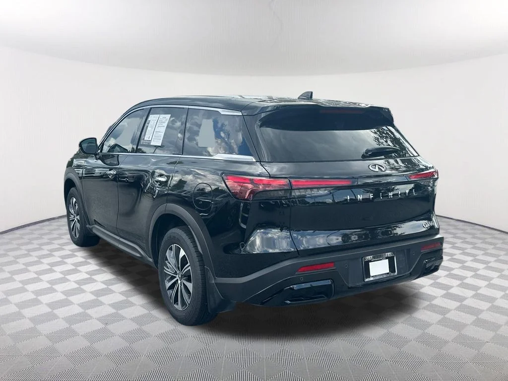 Used 2024 Black INFINITI PURE image 7
