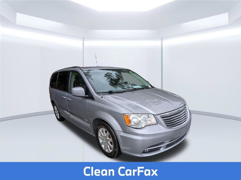 Used 2014 Silver Chrysler Touring image 4
