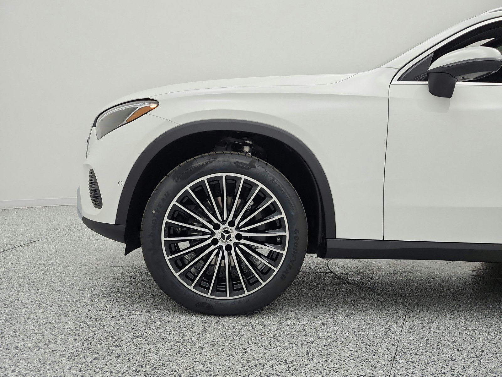New 2026 Polar White Mercedes-Benz GLC 300 SUV image 28