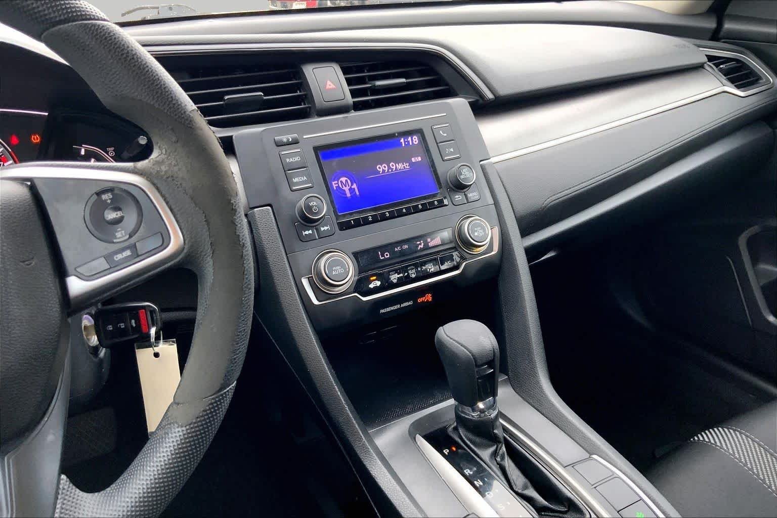 Used 2016  Honda LX image 7