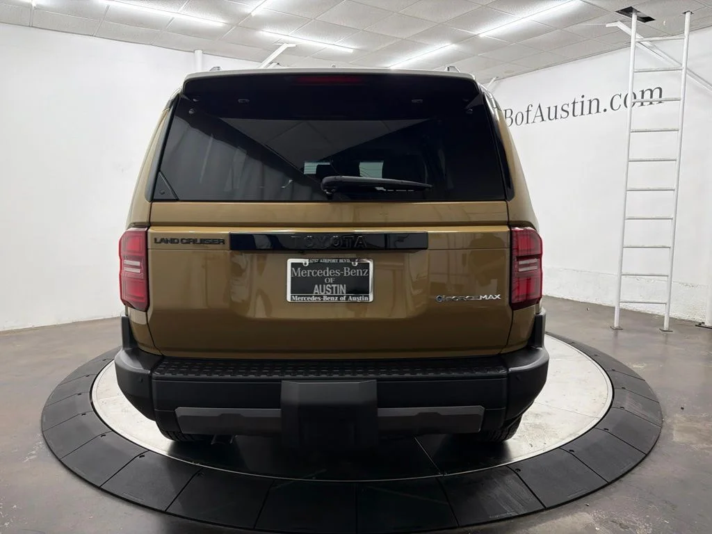 Used 2025 Gray Toyota Base image 6