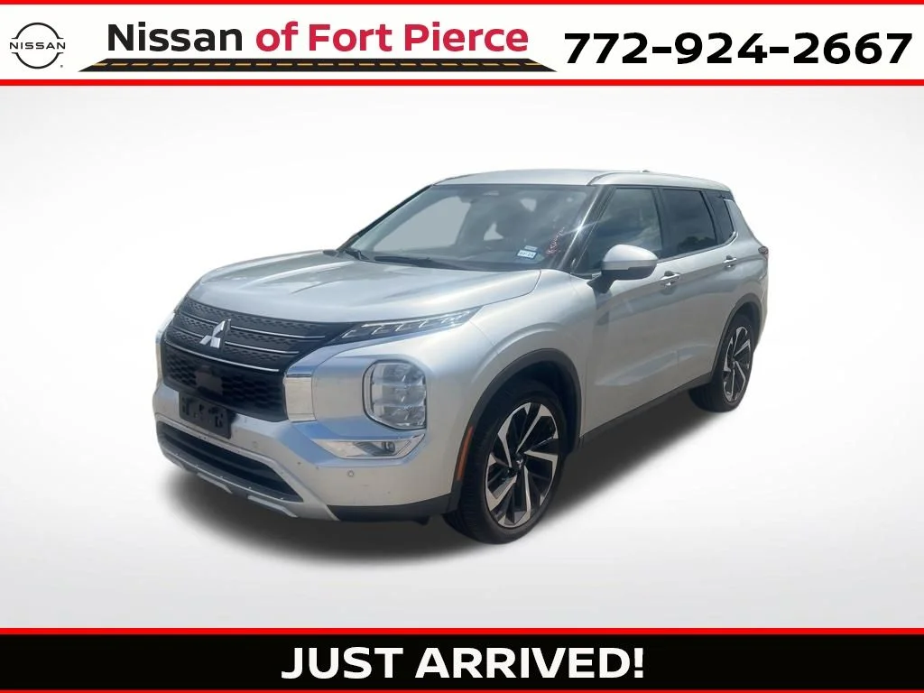 2024 Mitsubishi Outlander SE 2WD's photo