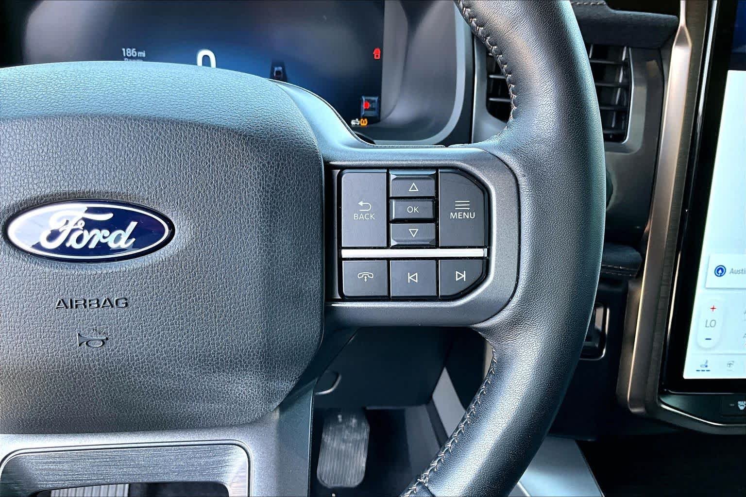Used 2024 Avalanche Ford LARIAT image 27