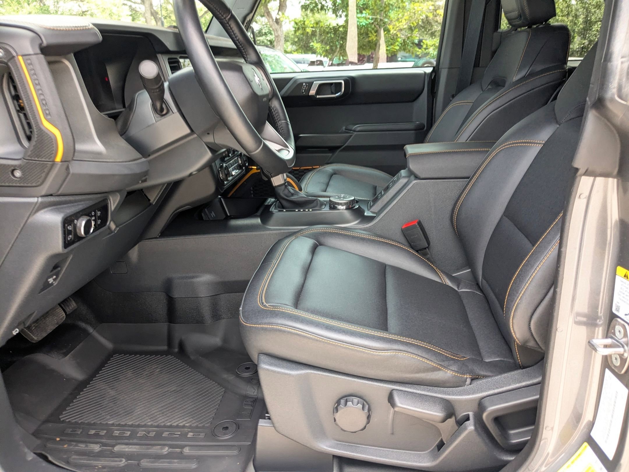 Used 2024 Gray Metallic Ford Badlands image 9