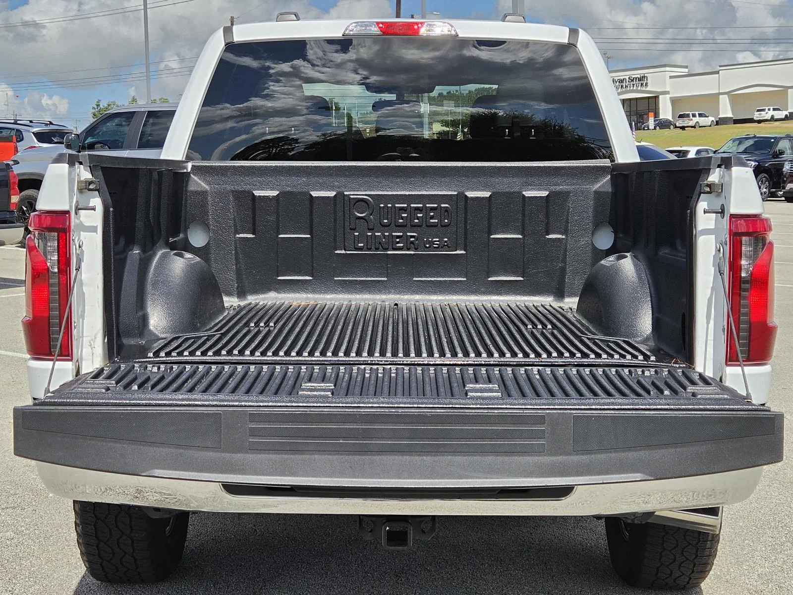 Used 2025 Oxford White Ford XLT 4WD SuperCrew 5.5