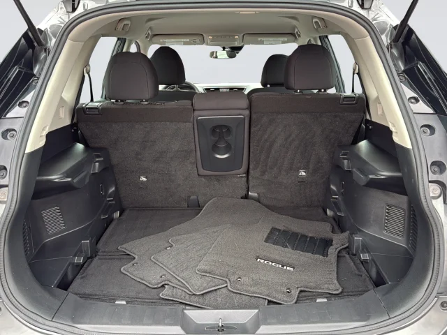 Used 2020 Gray Nissan S image 34