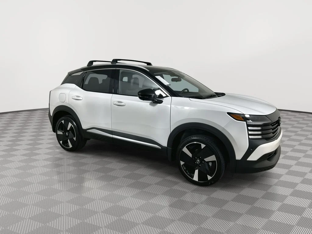 New 2026 Aspen White TriCoat / Super Black Two-tone Nissan SR image 2