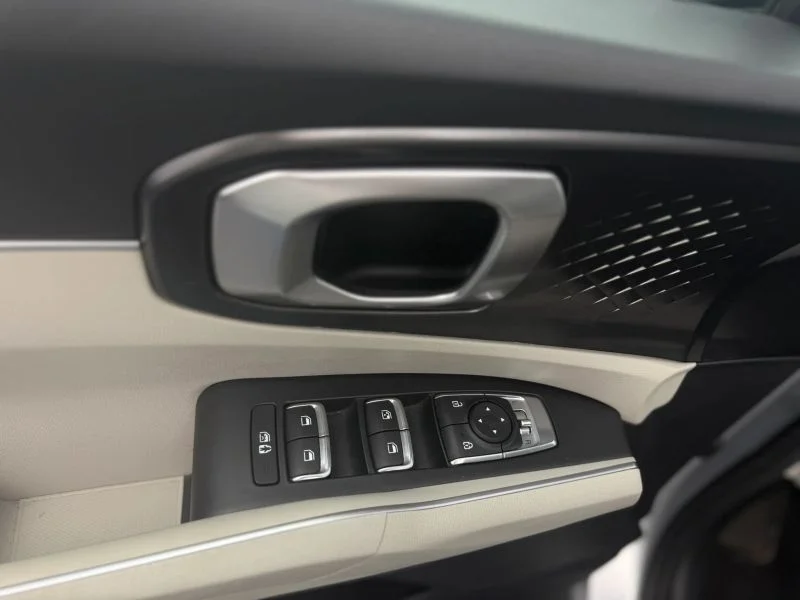 Used 2022  Kia S Sport Utility 4D image 14