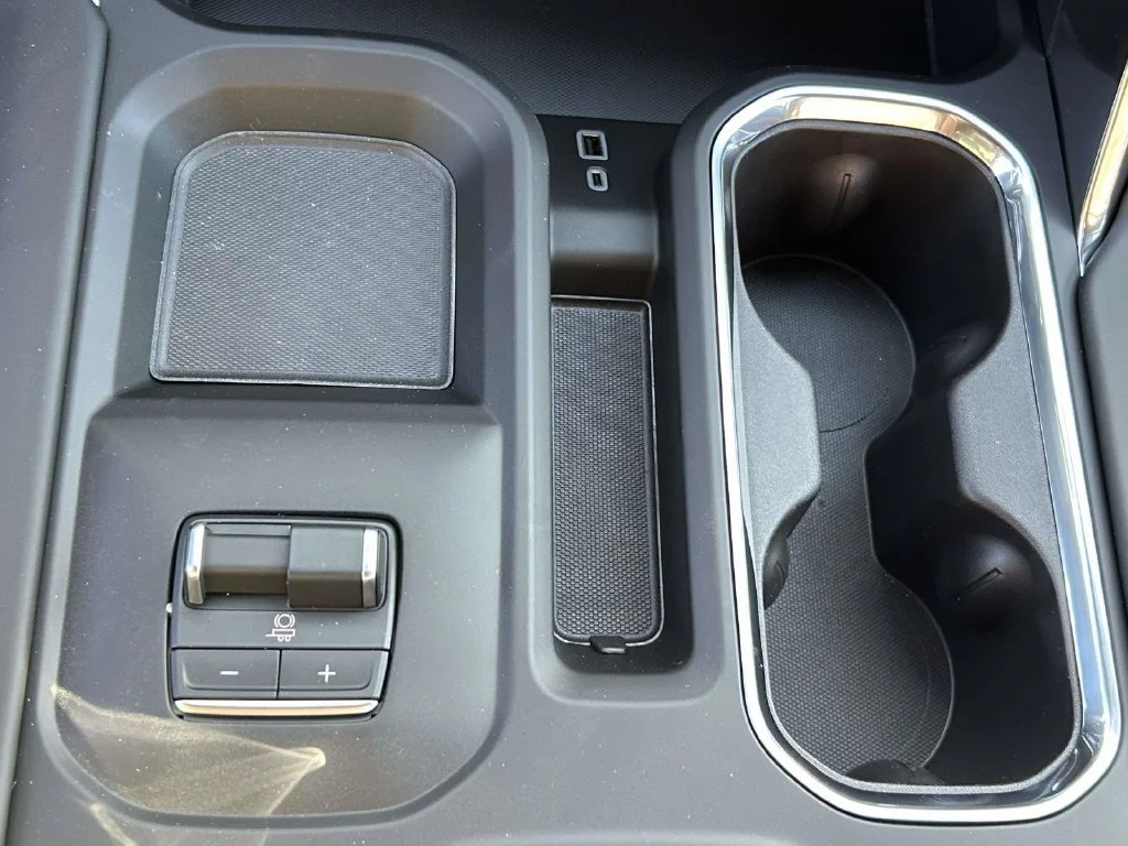 New 2026 Glacier White Tricoat GMC Denali Ultimate image 23