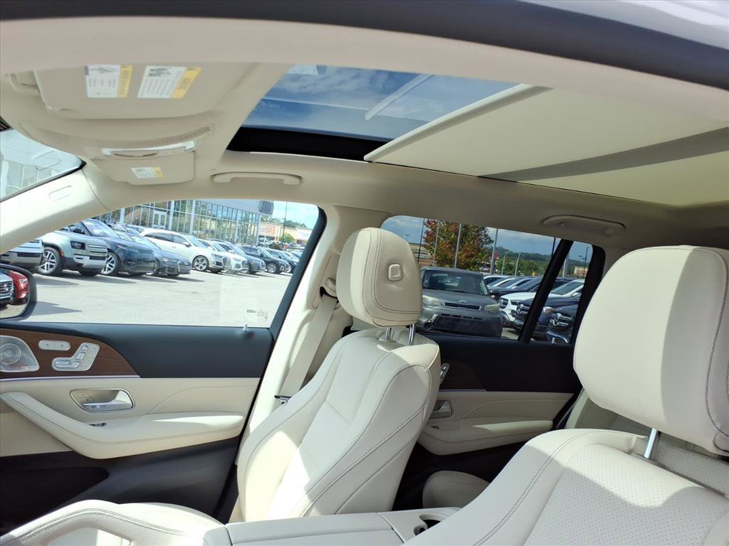 Used 2026 Polar White Mercedes-Benz GLS 450 image 10