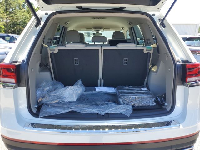 New 2026 White Volkswagen SE image 8
