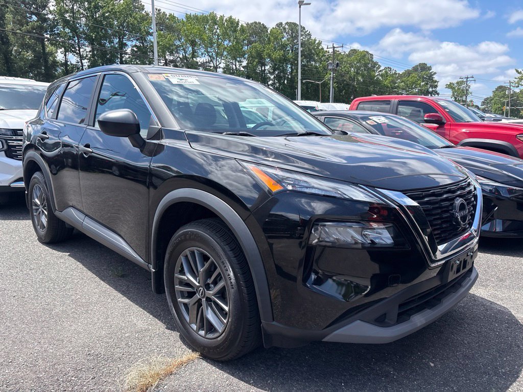 Used 2023 Black Nissan S image 5