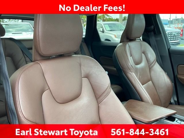 Used 2019 White Volvo T5 Momentum image 43