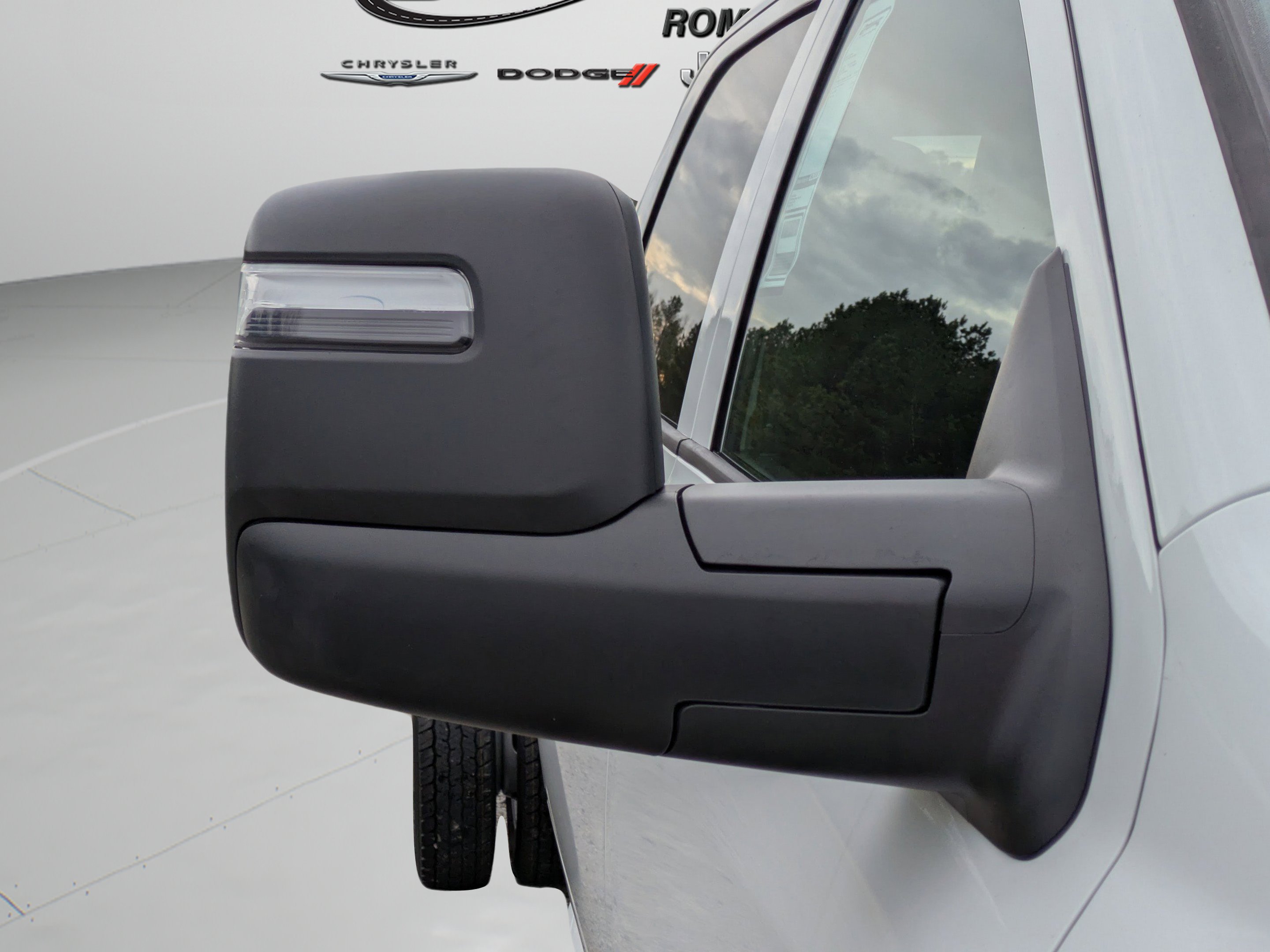 New 2026 Bright White Clear-Coat Exterior Paint RAM Tradesman image 30