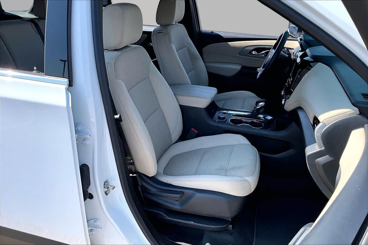 Used 2023 Summit White Chevrolet LS image 9