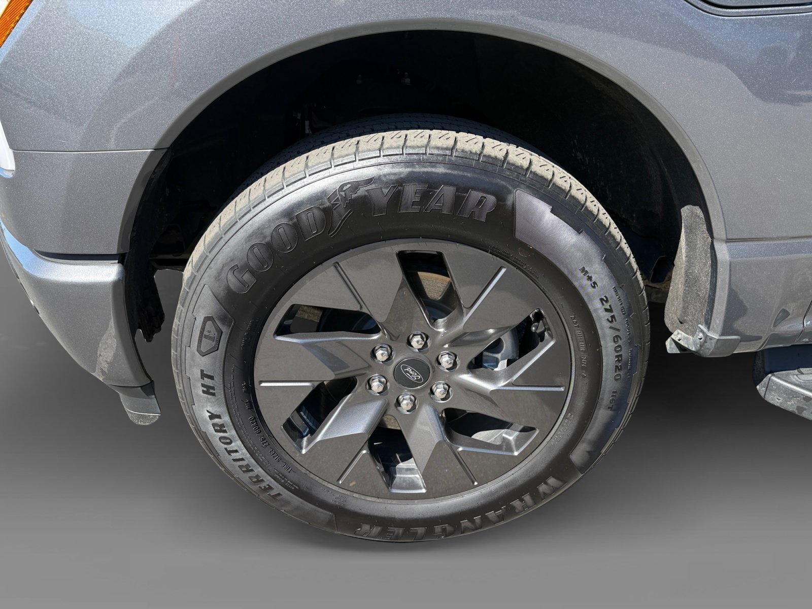 Used 2024 Gray Metallic Ford Flash image 9