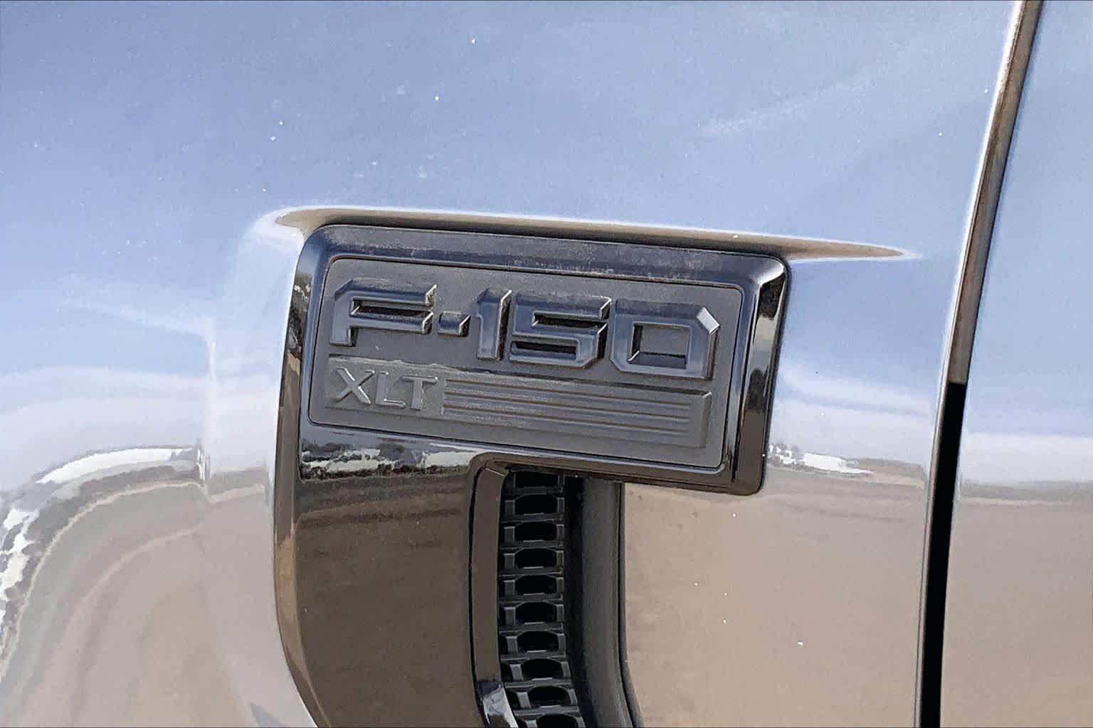 New 2026 Carbonized Gray Metallic Ford XLT image 15