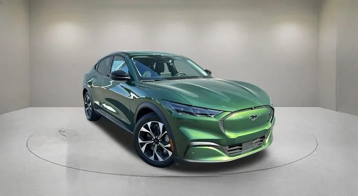 2025 Ford Mustang-Mach-e Select's photo