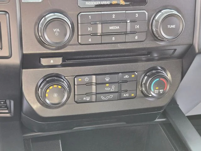 Used 2018 Gray Ford XL image 29