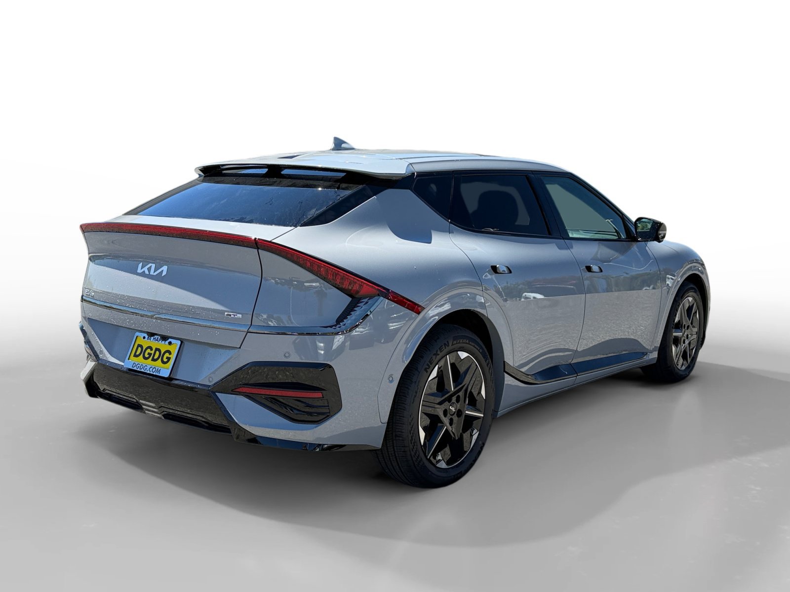 New 2026 Wolf Gray Kia GT-LINE image 5